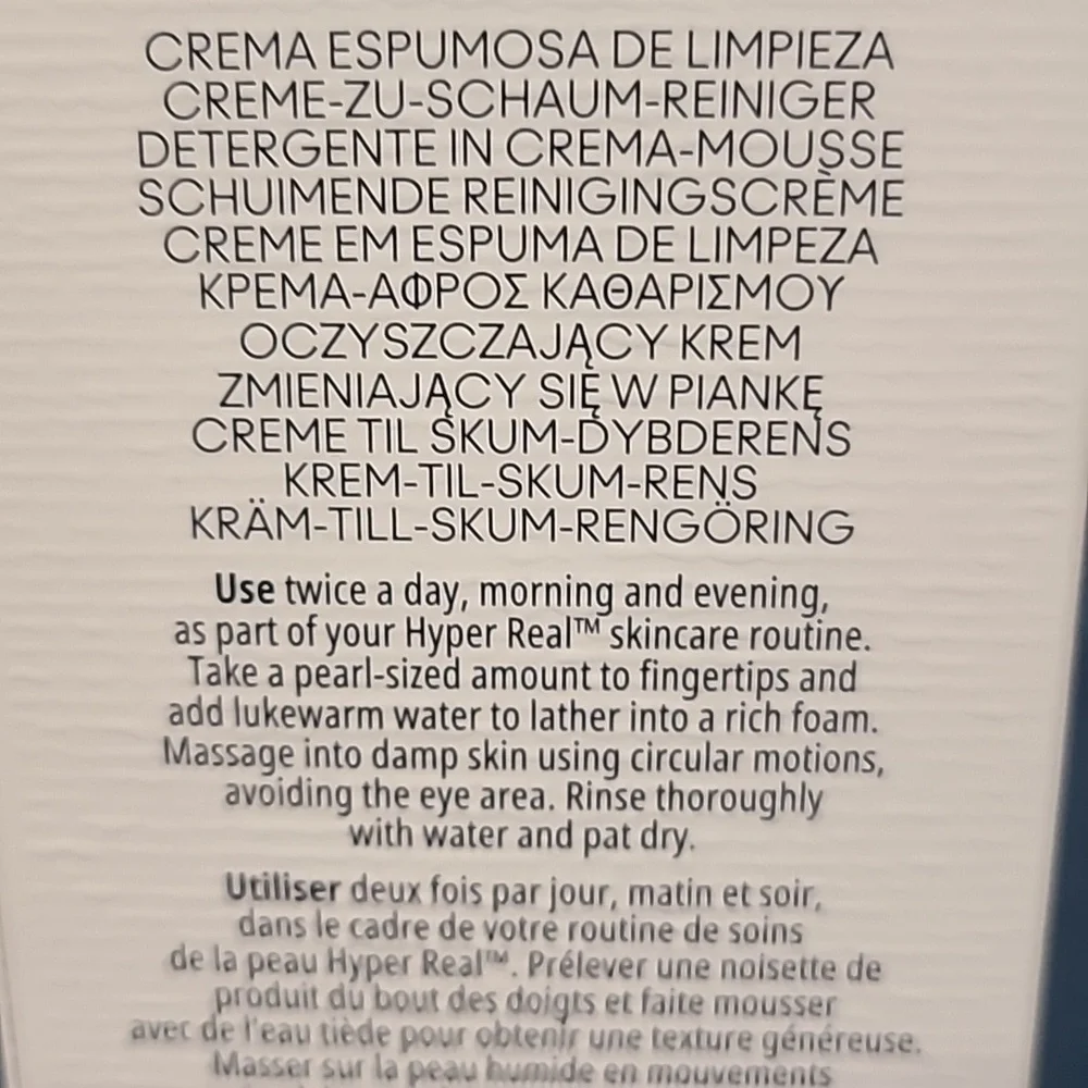 MAC Hyper Real Fresh Canvas Cream to Foam Cleanser 4.2 fl oz ‎ NEW IN BOX